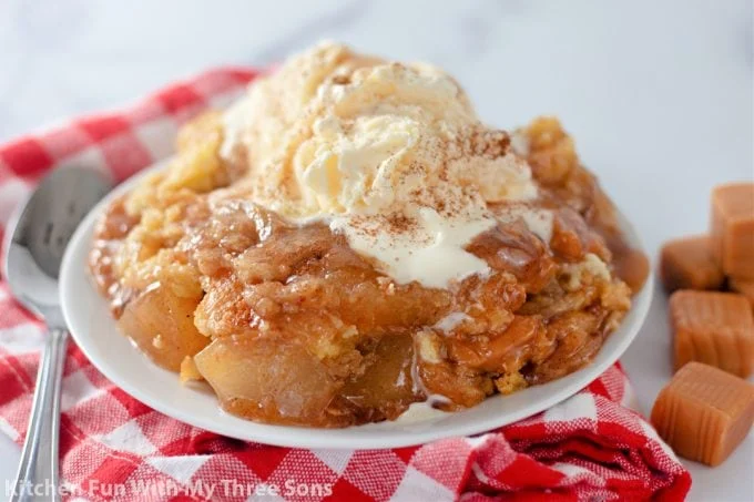 Caramel Apple Dump Cake Recipe (1)