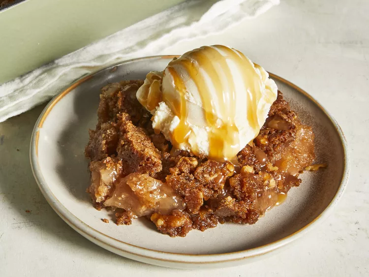 Caramel Apple Dump Cake Recipe (2)