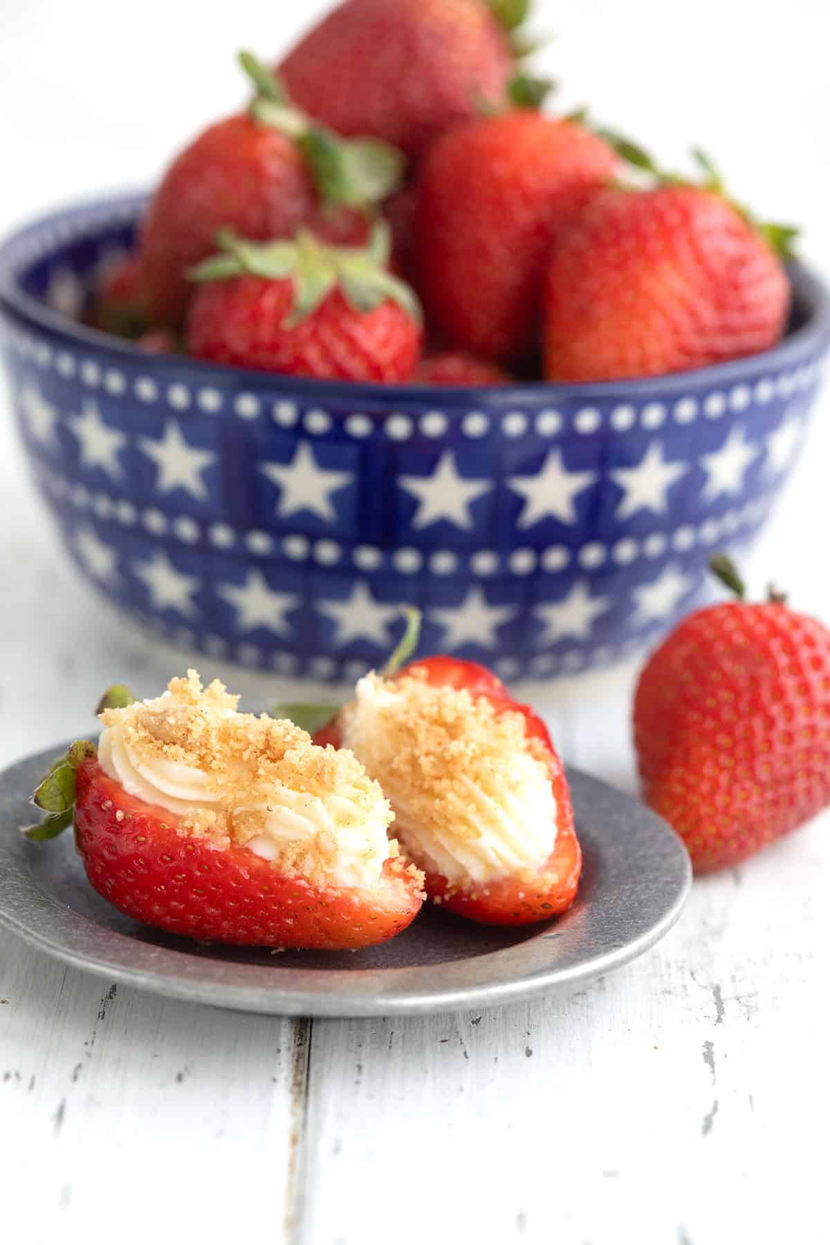 Cheesecake Stuffed Strawberries (2)