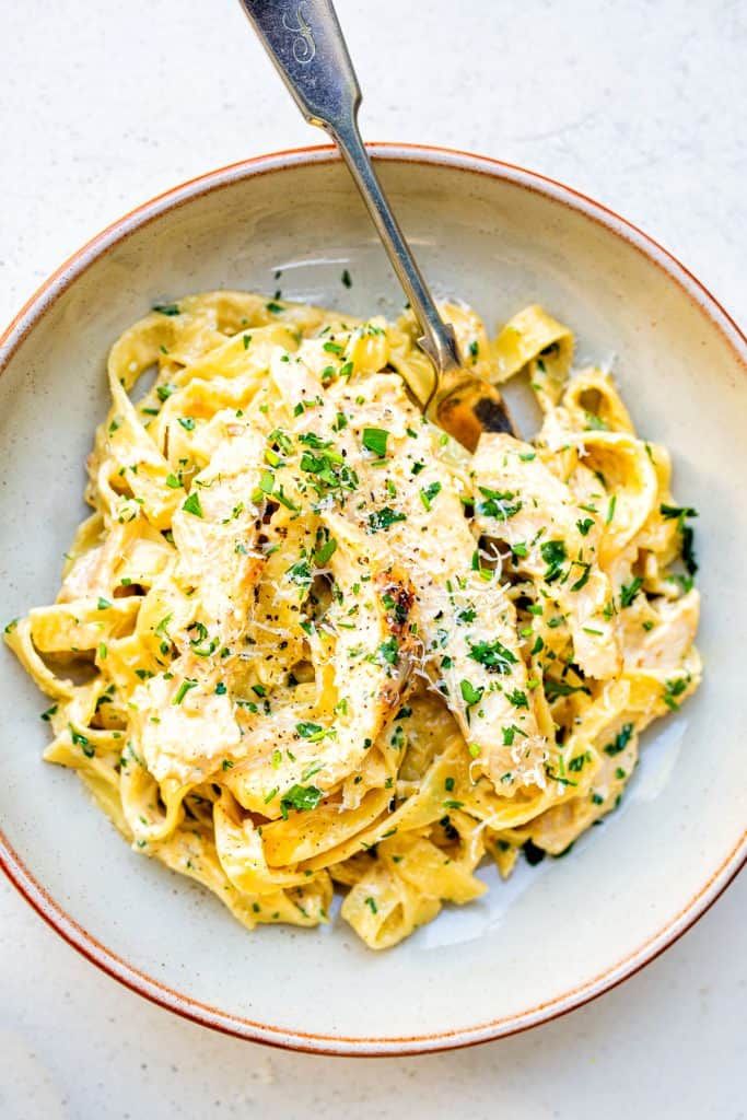 Creamy Chicken Alfredo Pasta (1)
