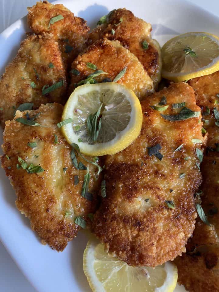 Crispy Parmesan Crusted Chicken With Creamy Garlic Sauce (1)