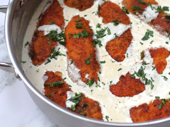 Crispy Parmesan Crusted Chicken With Creamy Garlic Sauce (1)