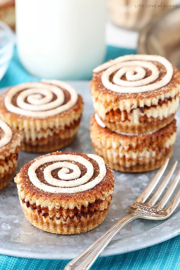 Mini Cinnamon Roll Cheesecakes (1)