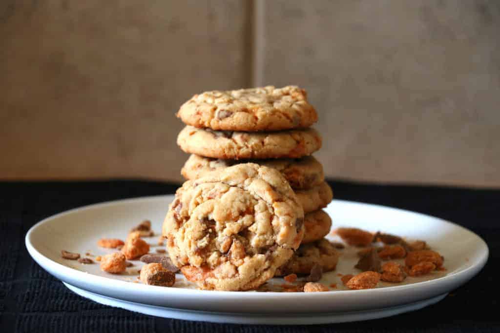Peanut Butter Butterfinger Cookies (2)