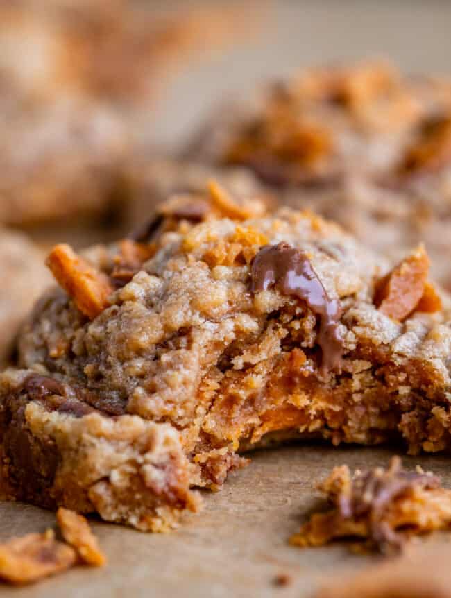Peanut Butter Butterfinger Cookies (3)