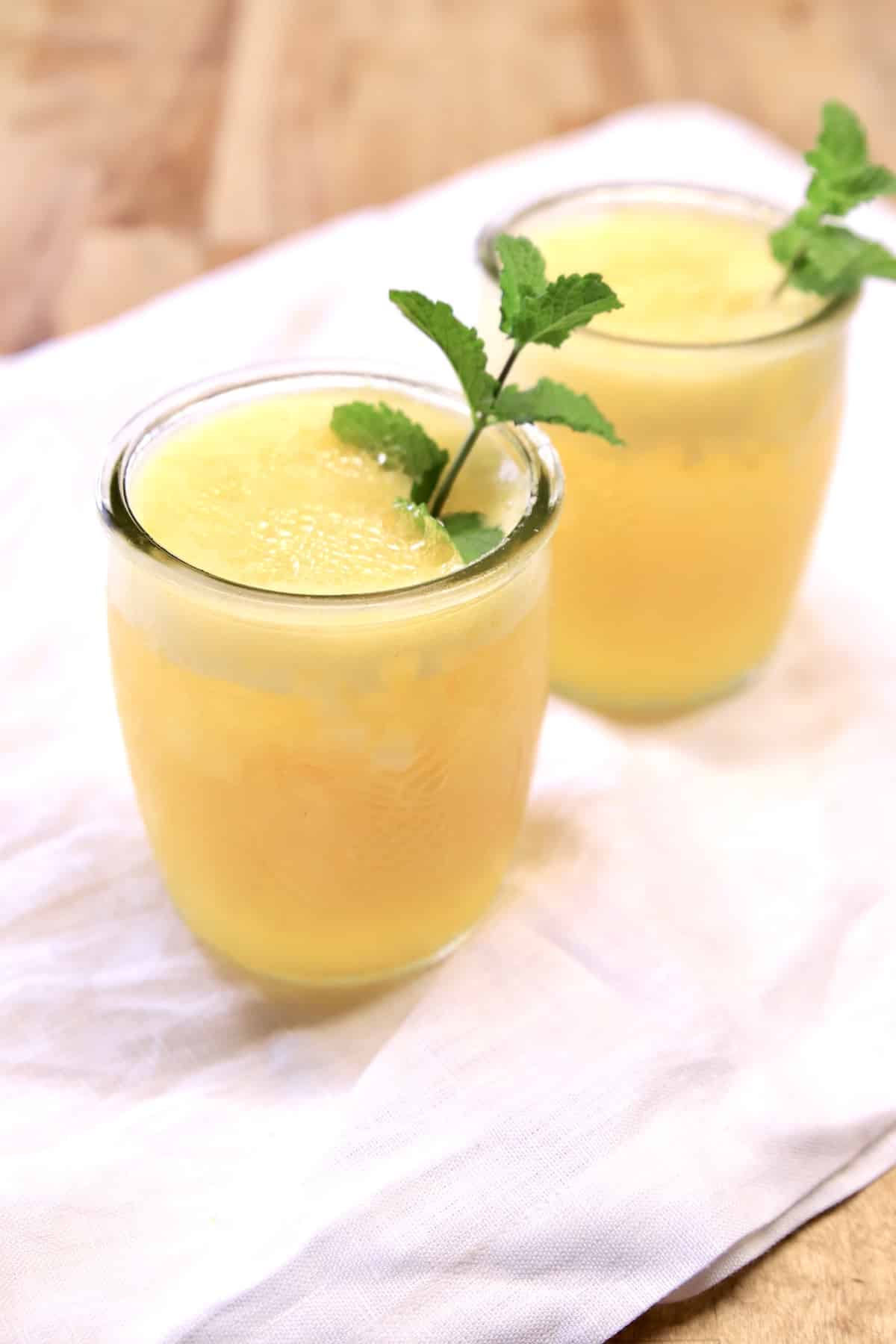 Pineapple Mango Rum Punch (1)