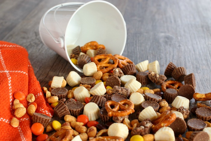 Reese's Snack Mix Recipe (1)
