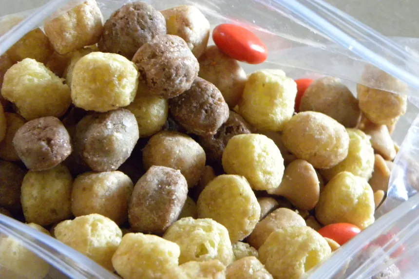 Reese's Snack Mix Recipe (1)