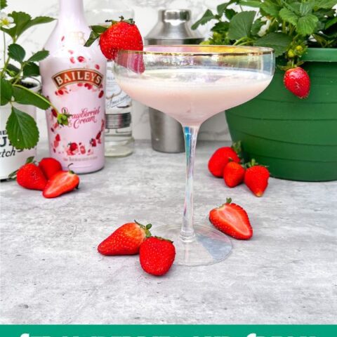 Strawberries And Cream Cocktail (1)
