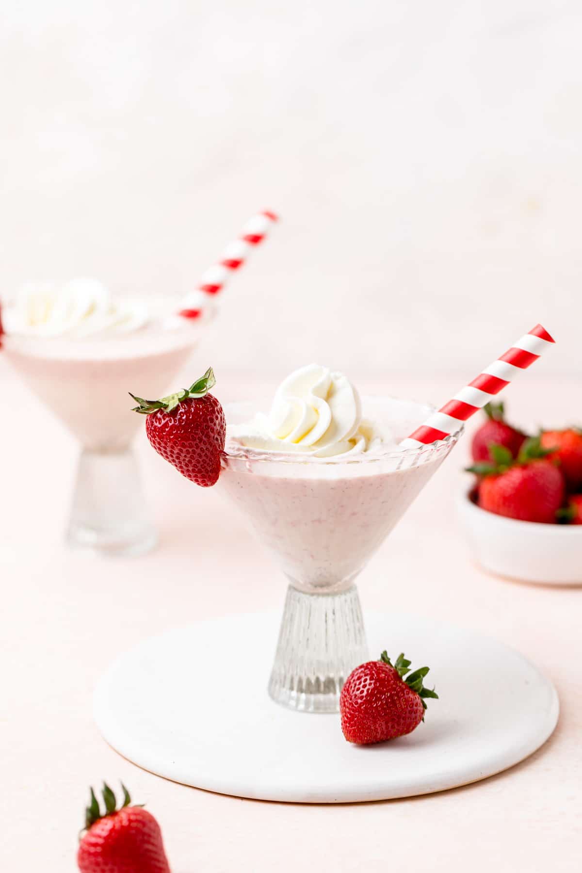 Strawberries And Cream Cocktail (2)