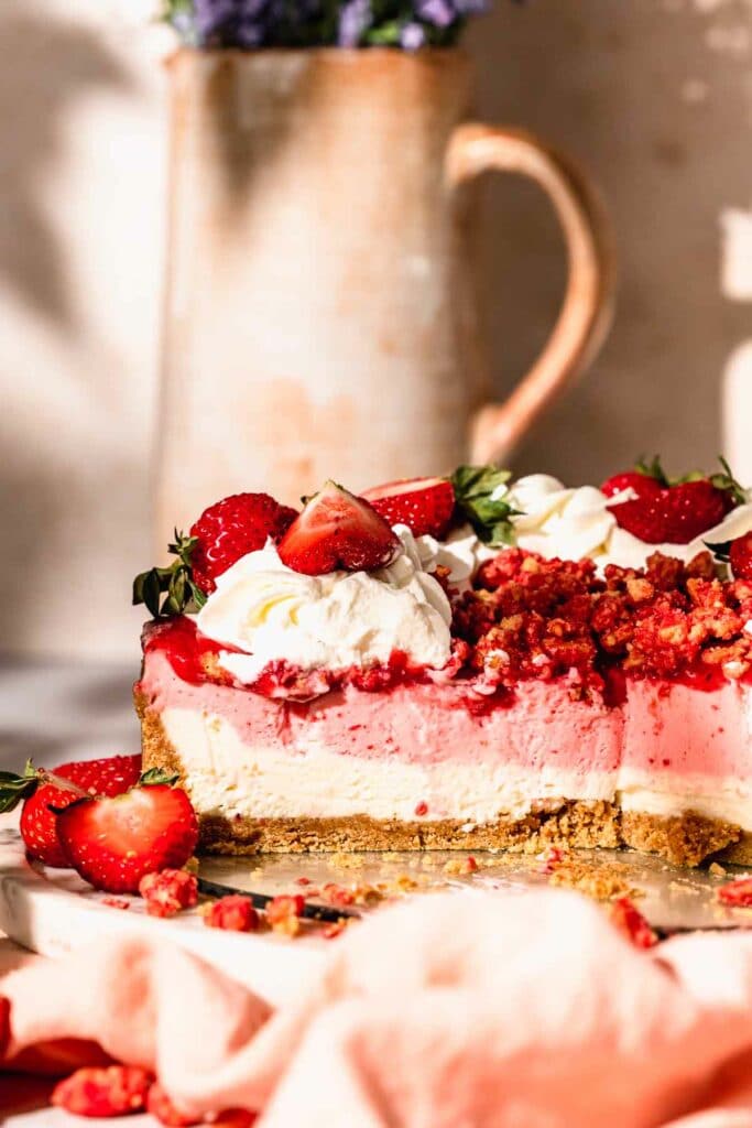 Strawberry Crunch Cheesecake (2)
