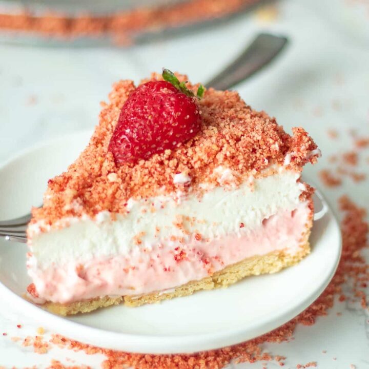 Strawberry Crunch Cheesecake (4)