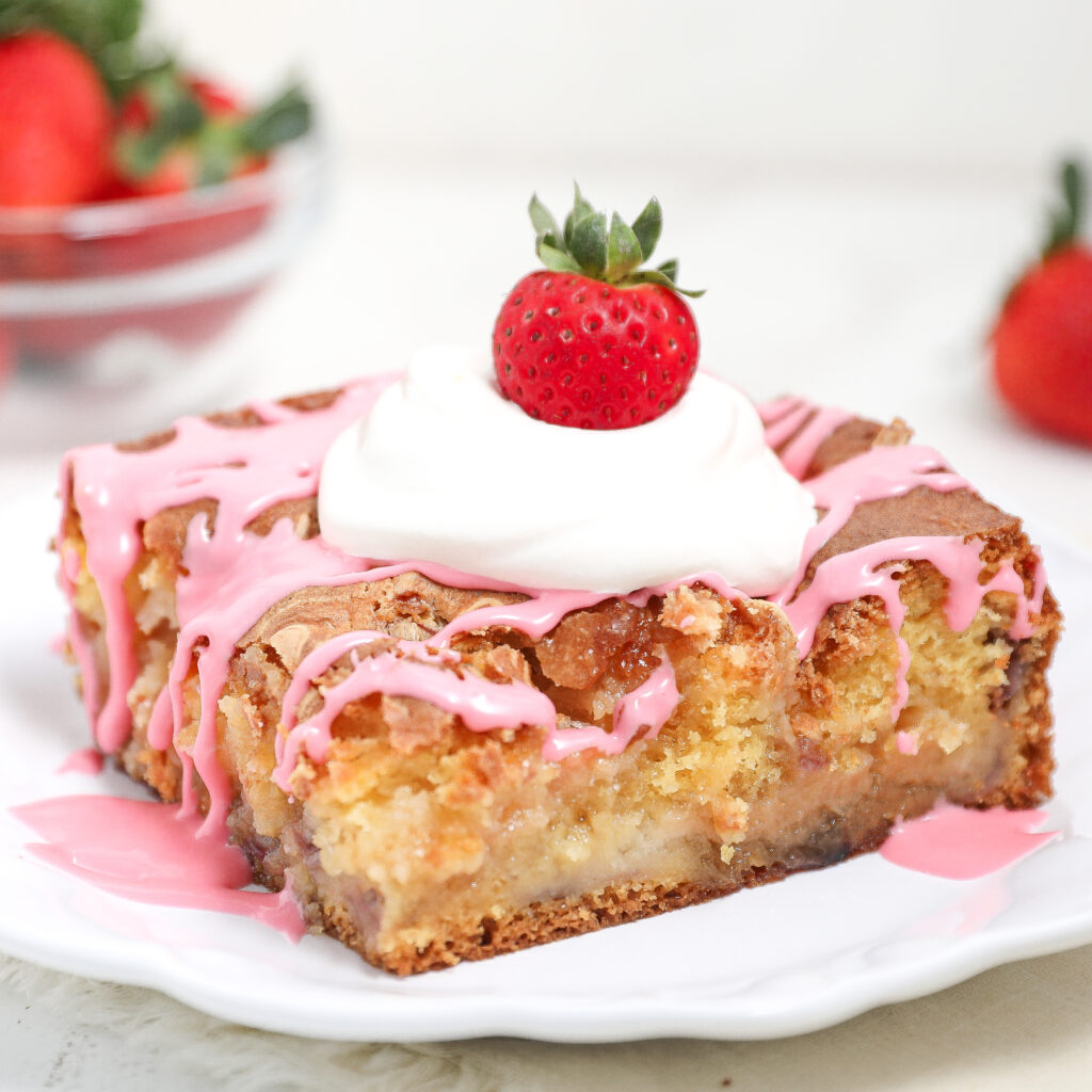 Strawberry Earthquake Cake (1)