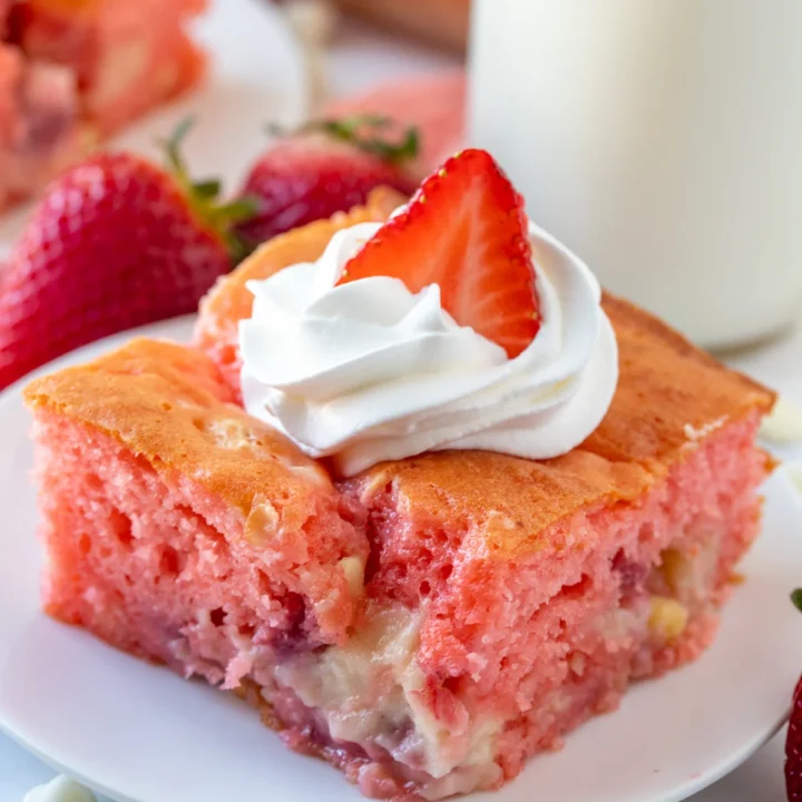 Strawberry Earthquake Cake (2)