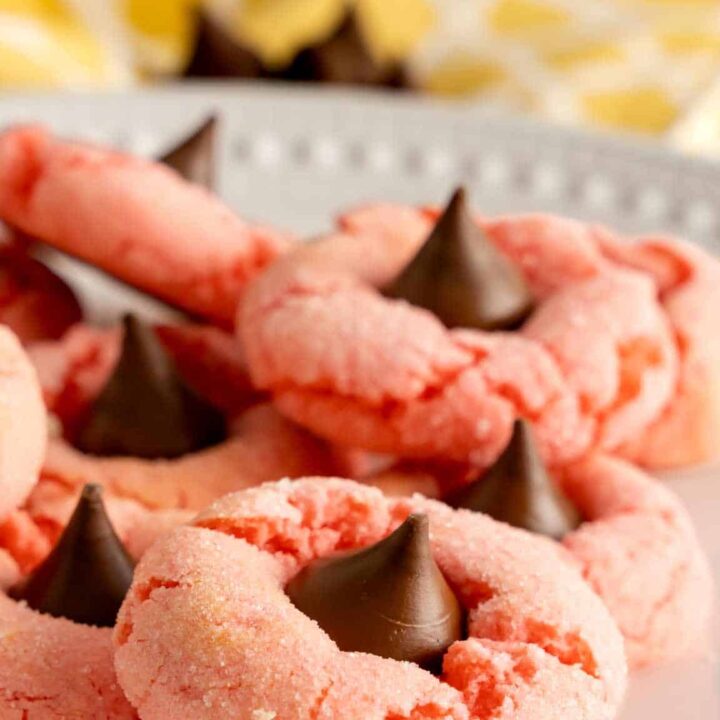 Strawberry Kiss Cookies (2)