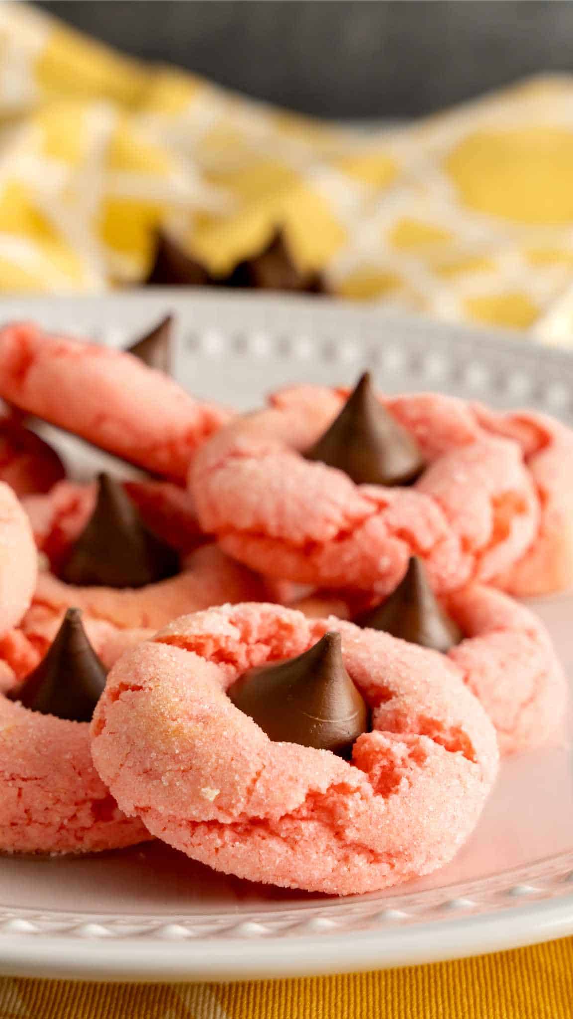 Strawberry Kiss Cookies (2)