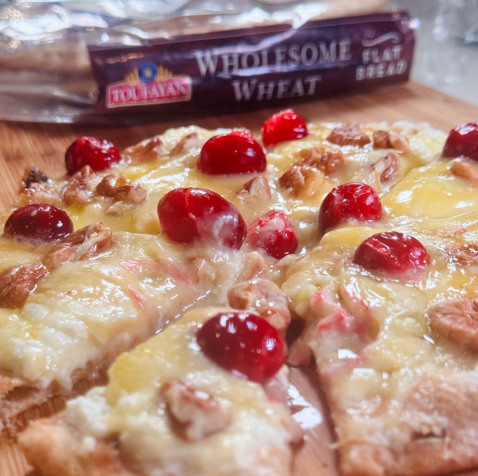 Cranberry Flatbread Pizza With Goat Cheese (2)