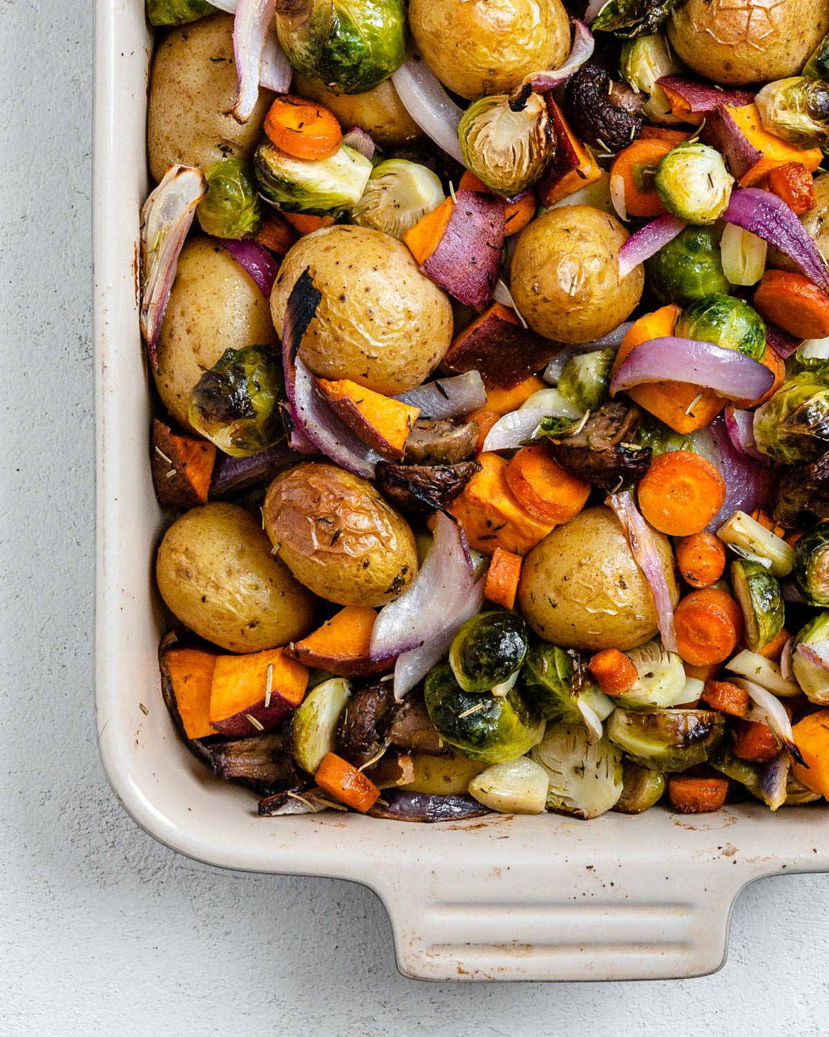 Garlic Herb Oven Roasted Vegetables (1)
