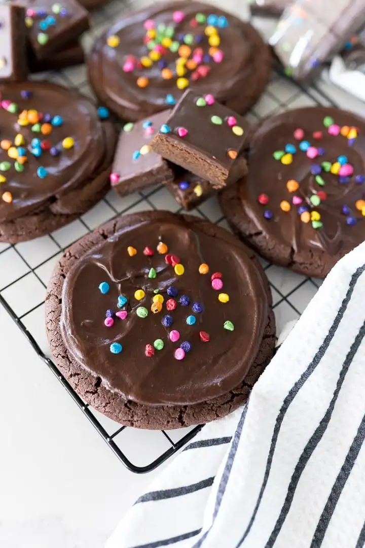 Crumbl Cosmic Brownie Cookies (1)